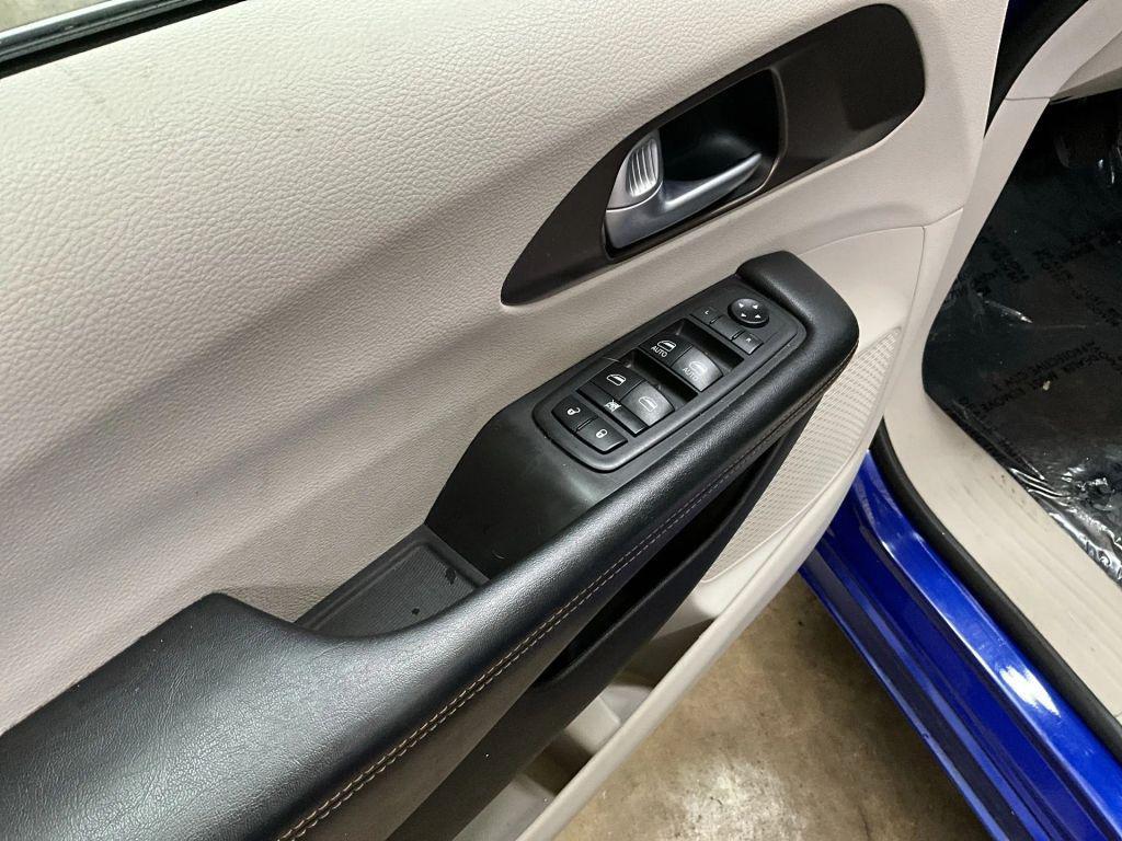 used 2018 Chrysler Pacifica car, priced at $11,553