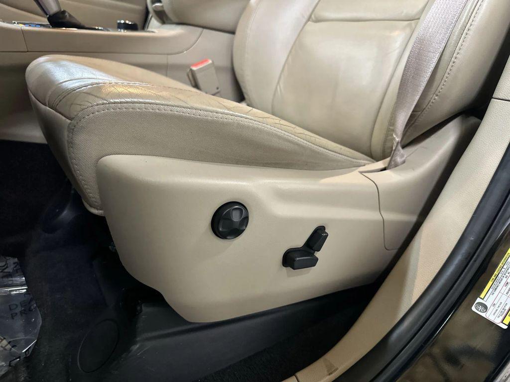 used 2017 Jeep Grand Cherokee car, priced at $12,294