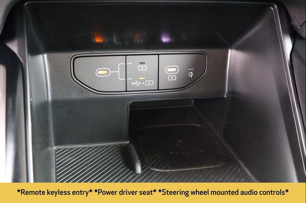 used 2025 Kia Sorento car, priced at $33,625