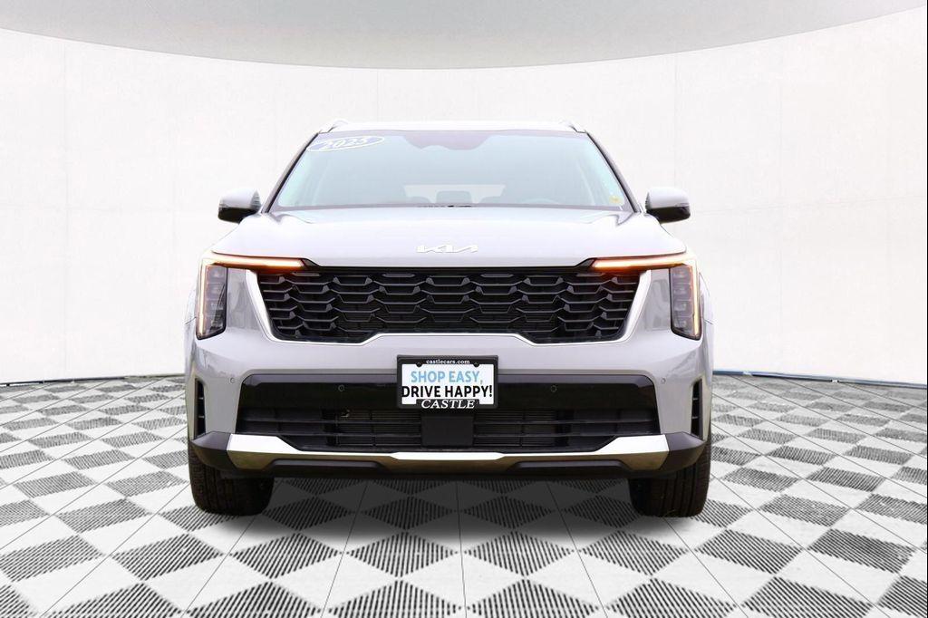 used 2025 Kia Sorento car, priced at $33,625