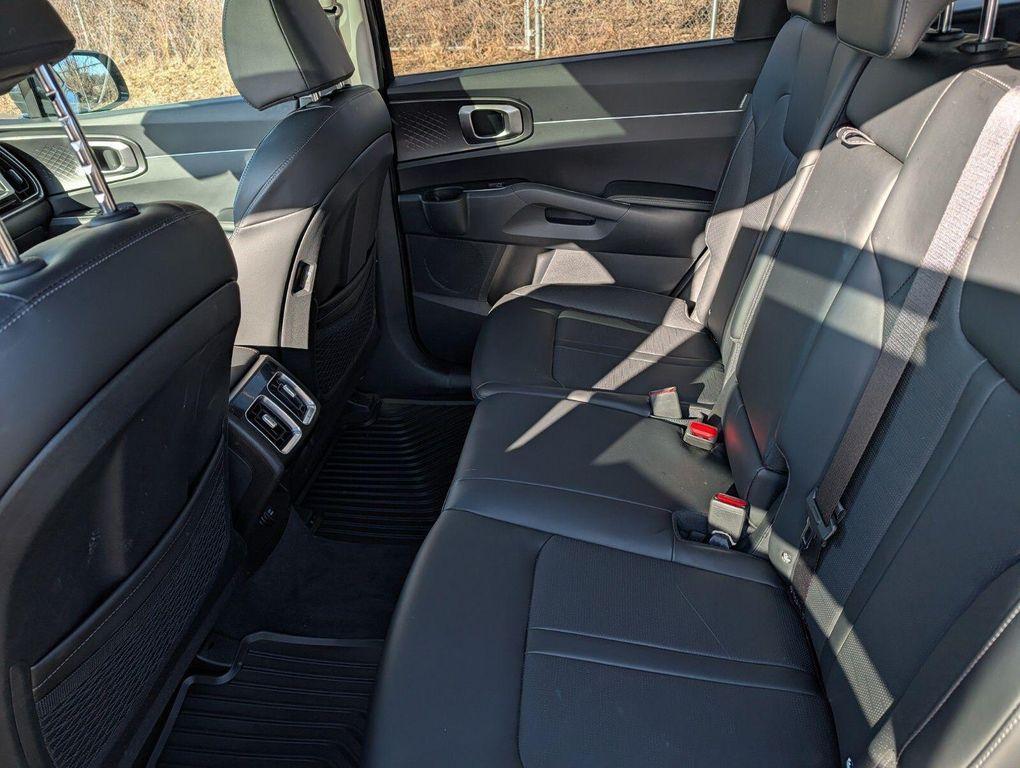used 2025 Kia Sorento car, priced at $31,445