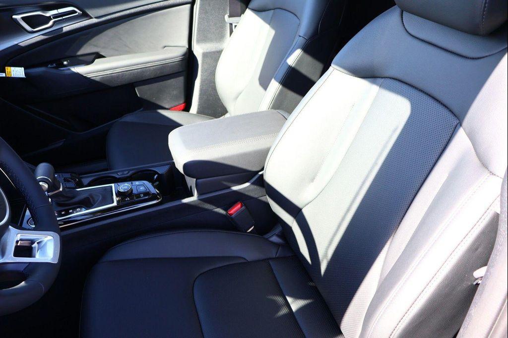 used 2025 Kia Sportage car, priced at $28,250