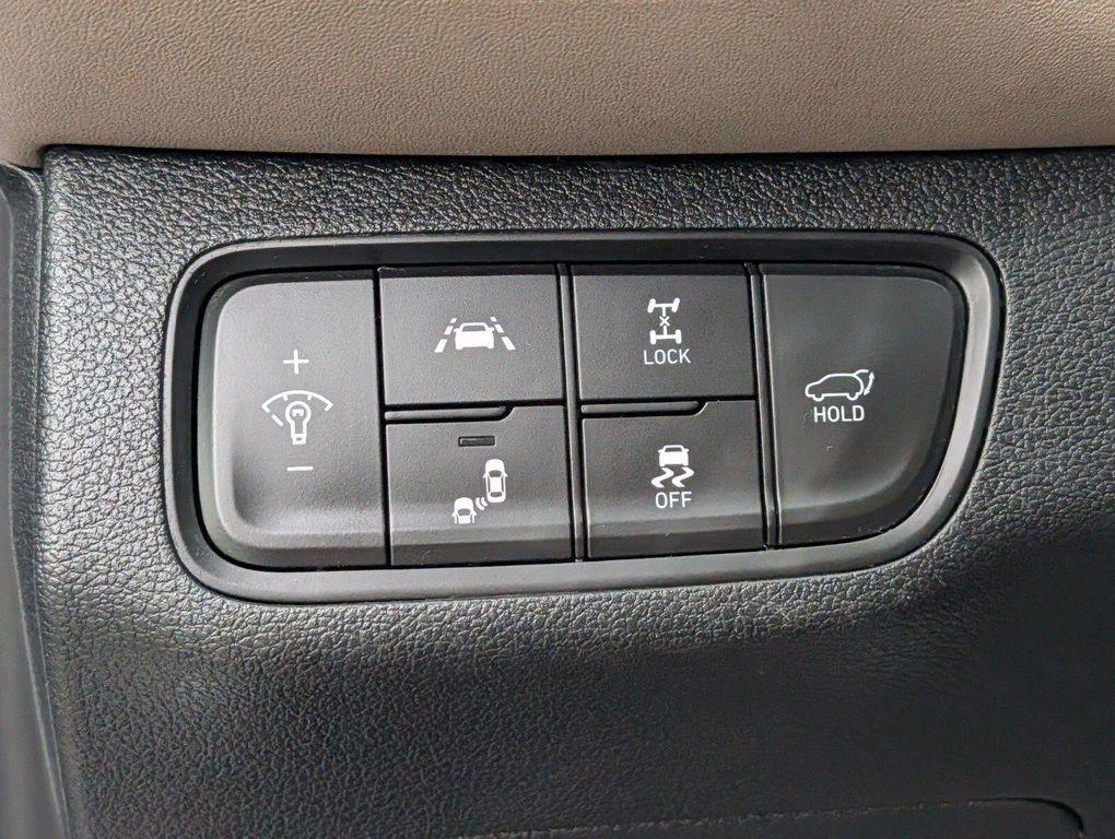 used 2020 Hyundai Santa Fe car, priced at $15,012