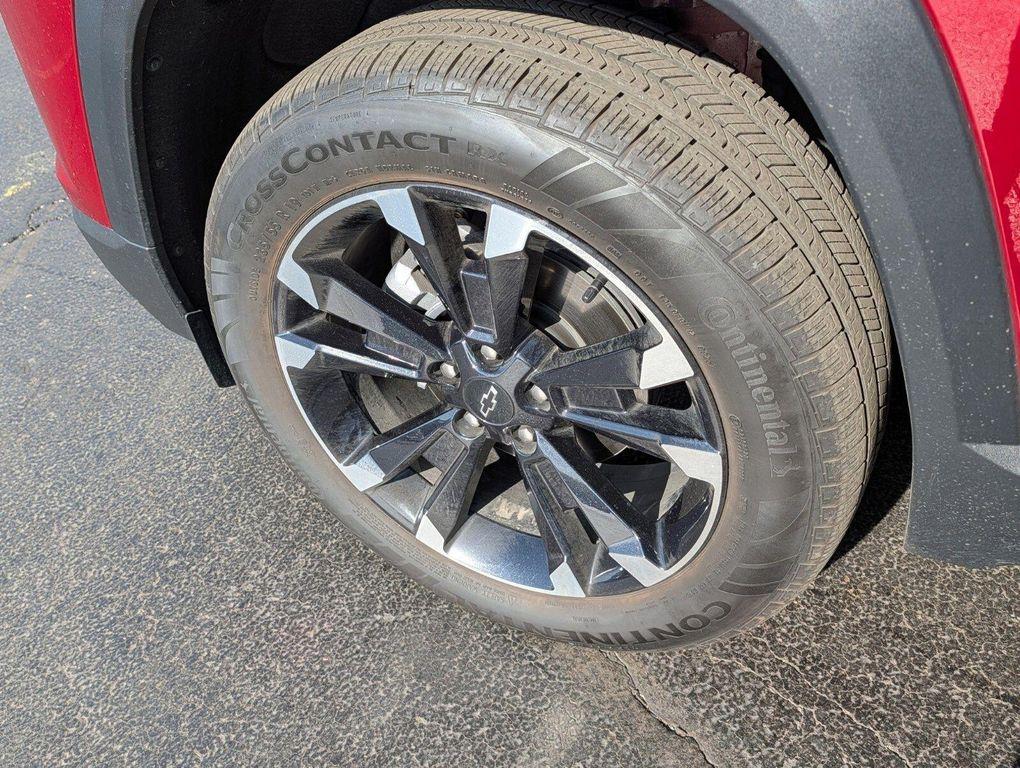 used 2026 Chevrolet Equinox car, priced at $35,410