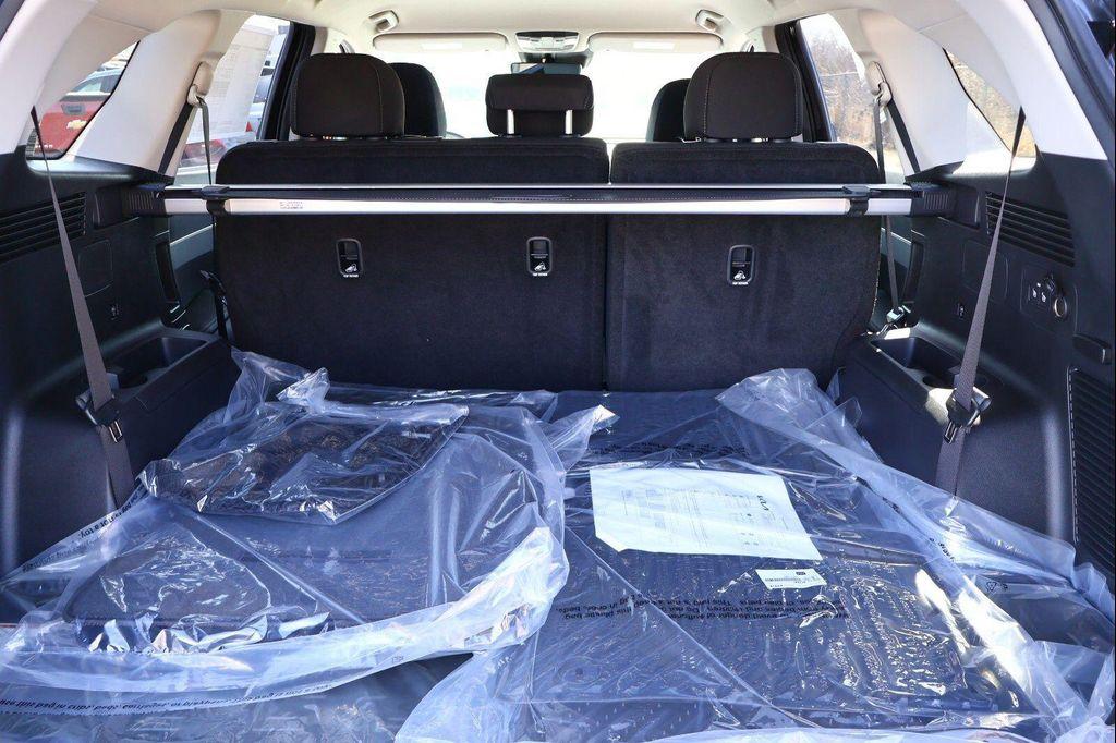 used 2025 Kia Sorento car, priced at $27,986