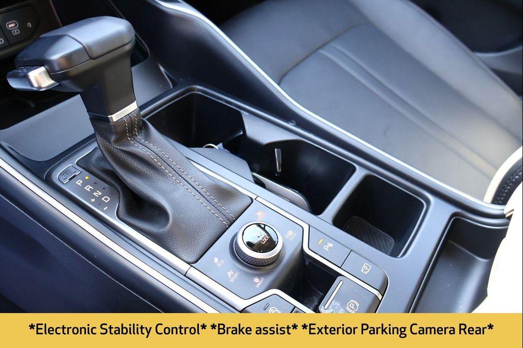 used 2024 Kia Sorento car, priced at $33,943