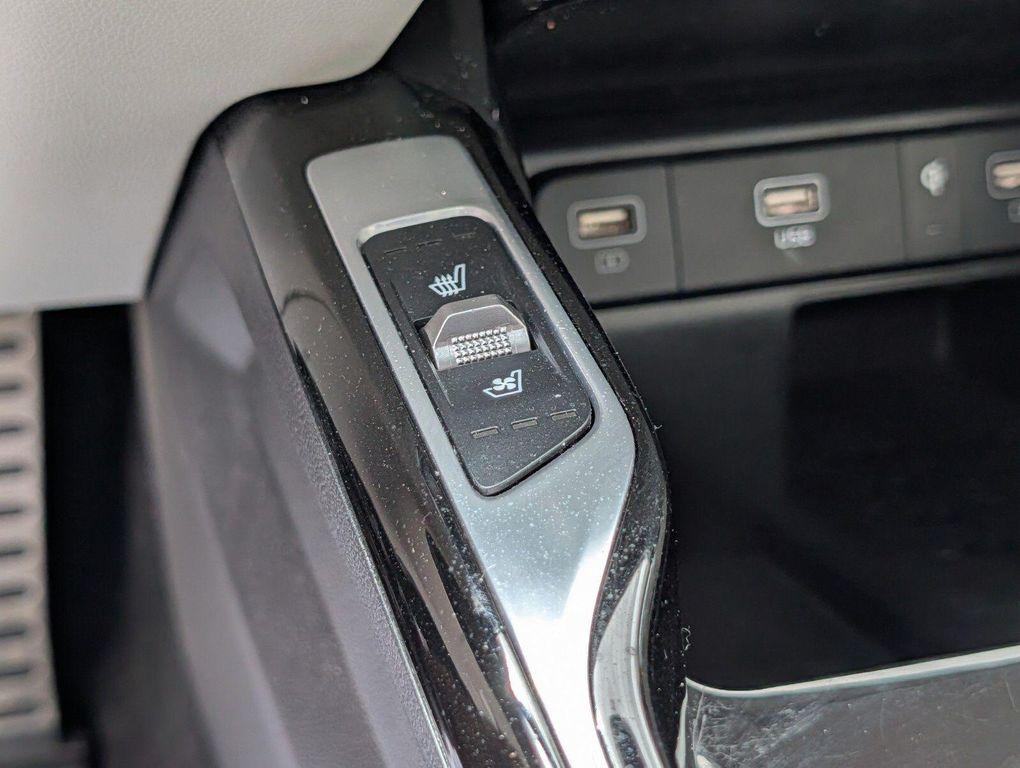 used 2023 Kia Sorento Plug-In Hybrid car, priced at $27,813