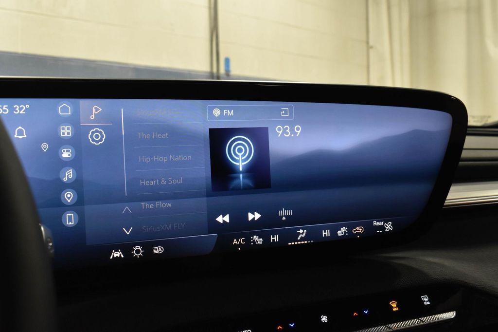 used 2025 Buick Enclave car, priced at $34,910