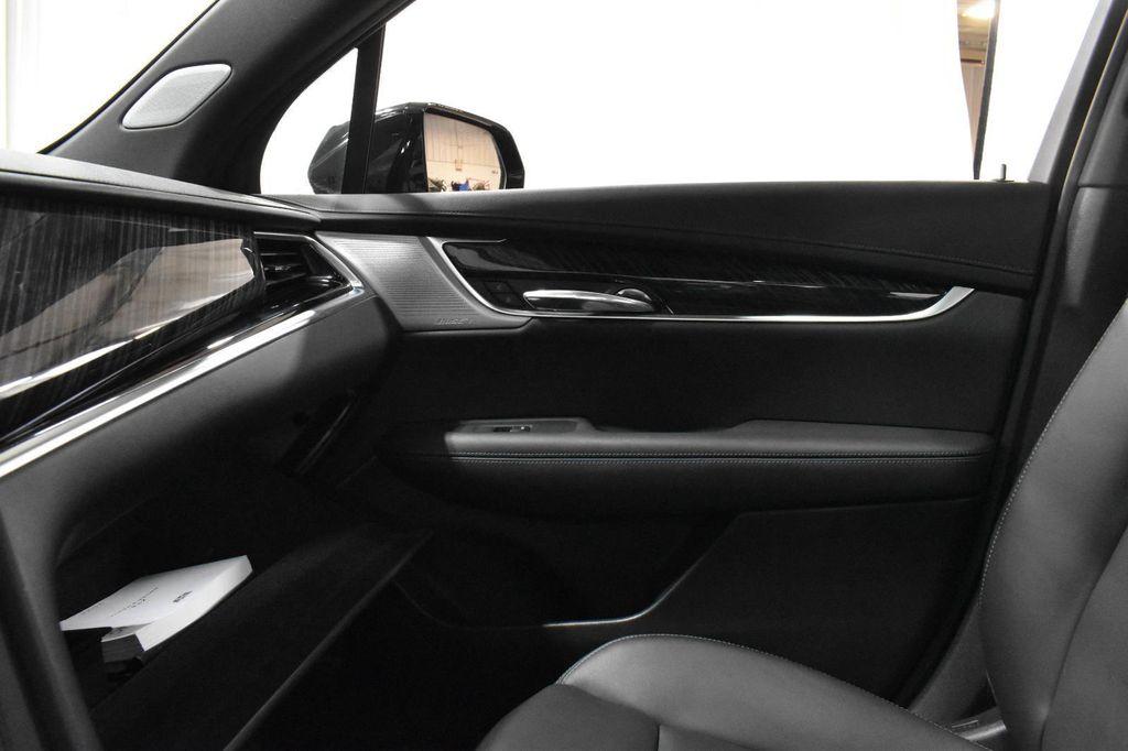 2024 Stellar Black Metallic Cadillac XT6