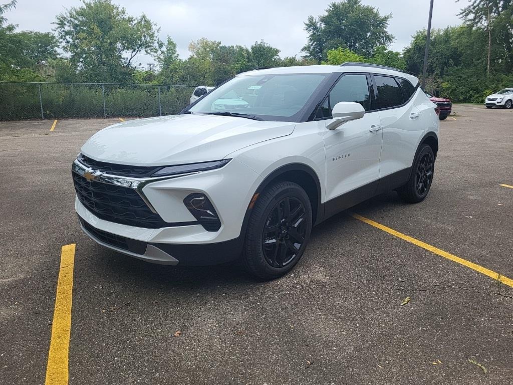 new 2025 Chevrolet Blazer car, priced at $38,834