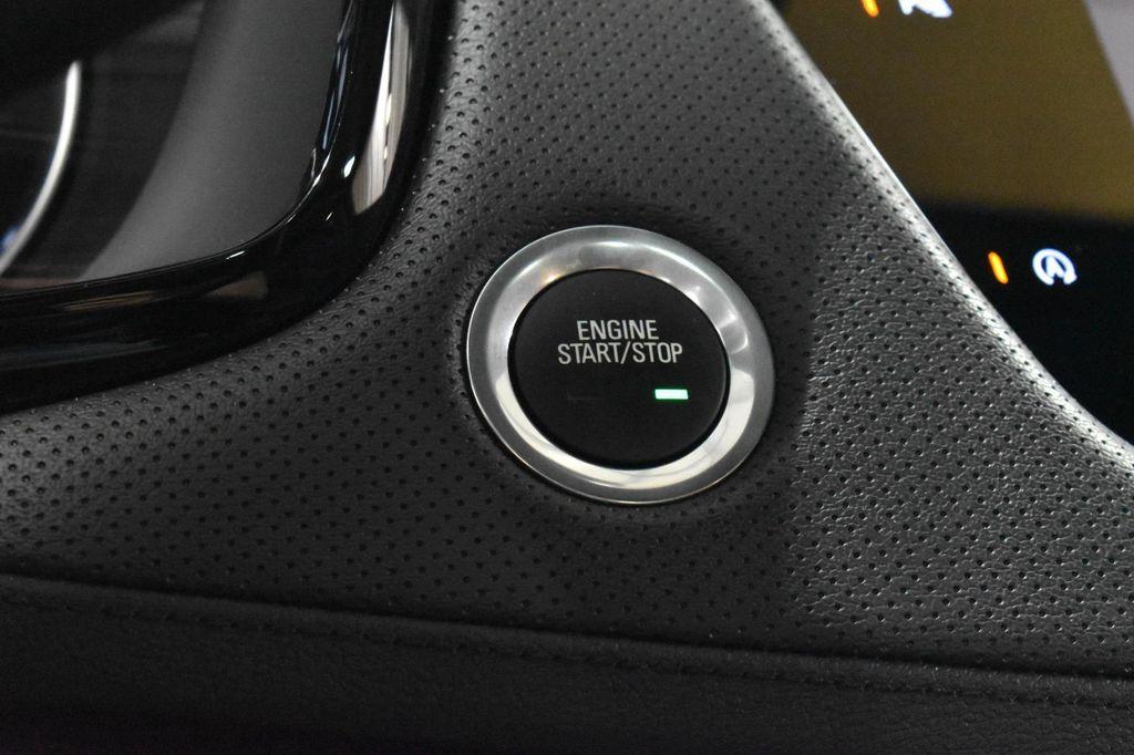 used 2025 Cadillac XT6 car, priced at $43,850