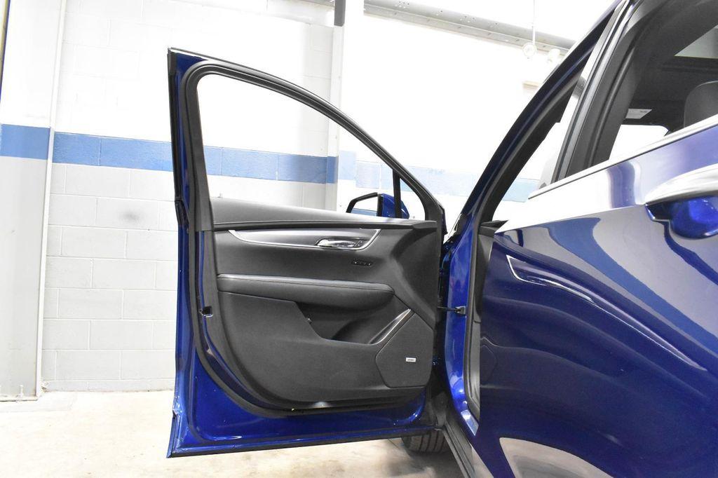 used 2025 Cadillac XT6 car, priced at $43,850