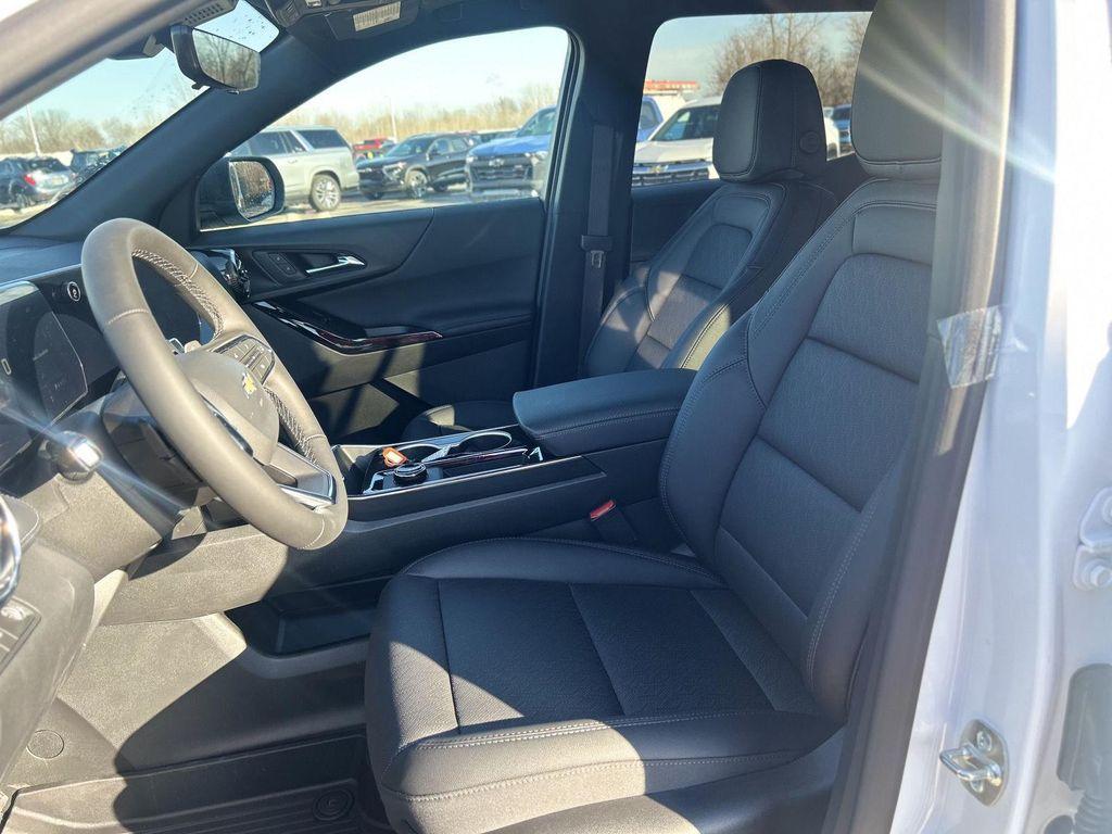 new 2026 Chevrolet Equinox car, priced at $33,674