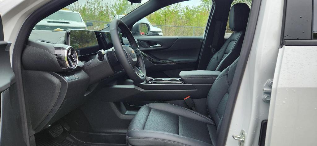 new 2025 Chevrolet Equinox car, priced at $31,856