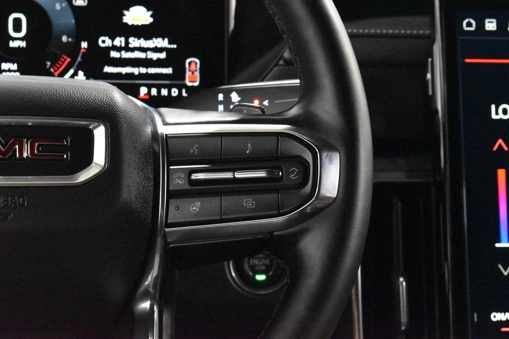 used 2025 GMC Acadia car, priced at $30,600