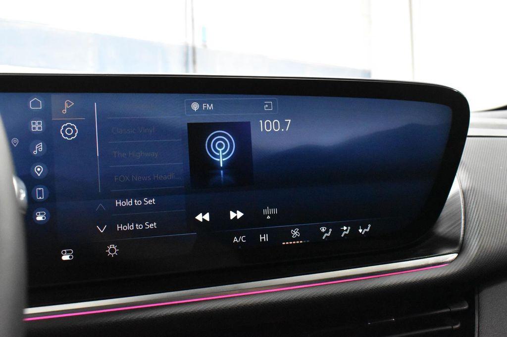 used 2025 Buick Envision car, priced at $27,590