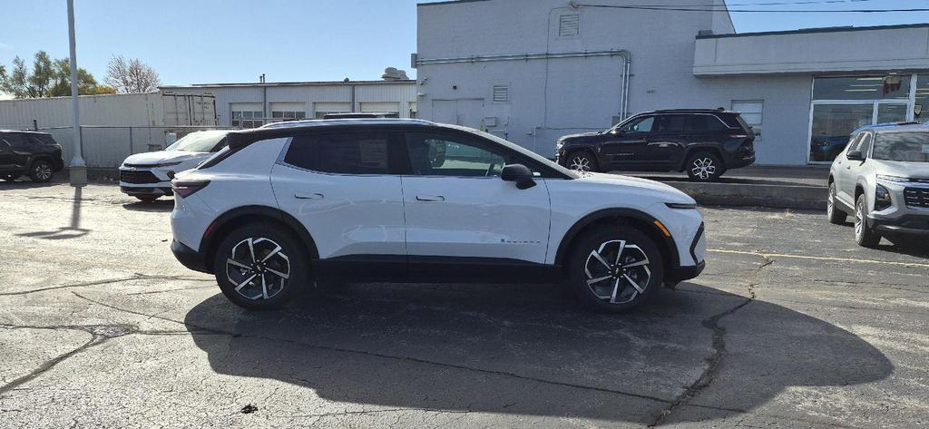 new 2026 Chevrolet Equinox EV car, priced at $41,185