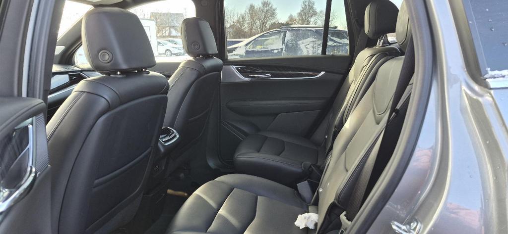 used 2025 Cadillac XT6 car, priced at $45,990