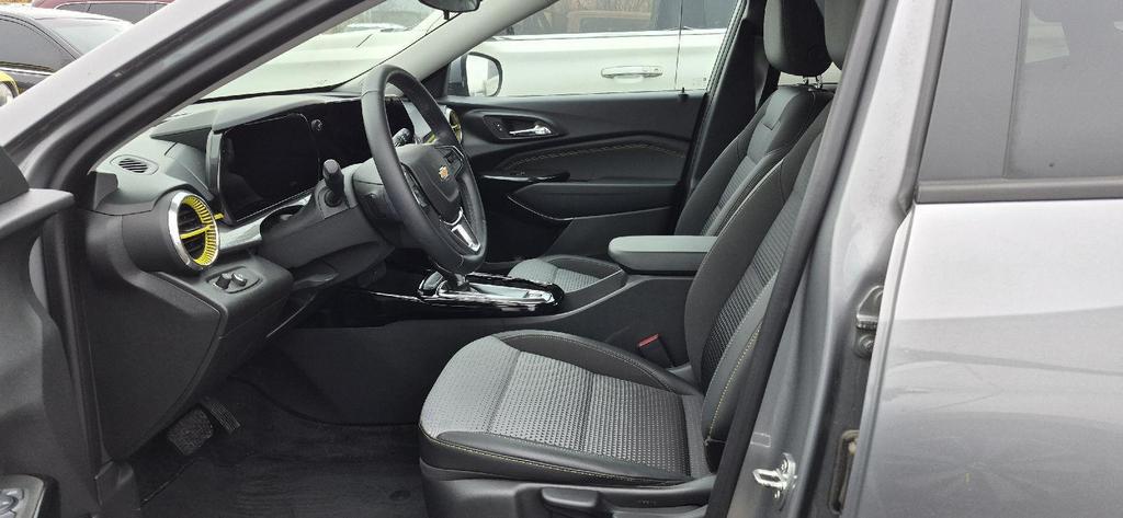 used 2024 Chevrolet Trax car, priced at $20,890