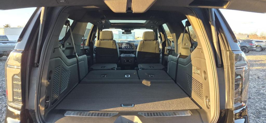 new 2026 Chevrolet Suburban car, priced at $80,323