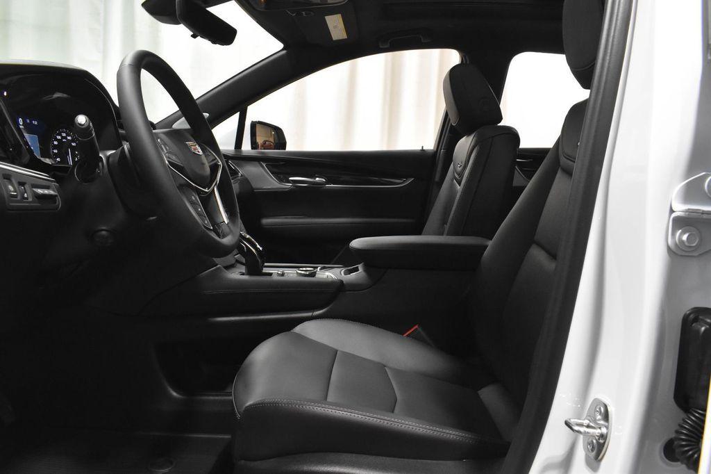 new 2026 Cadillac XT5 car, priced at $52,700