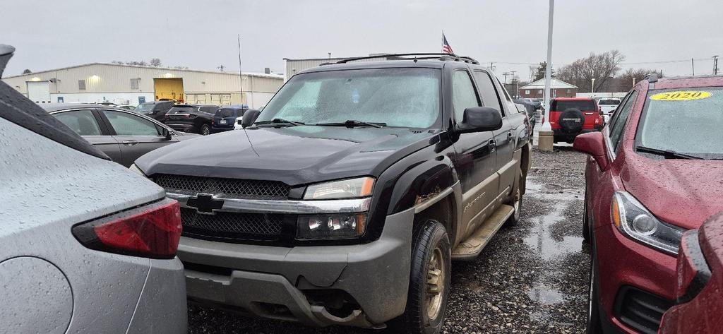 used 2002 Chevrolet Avalanche car, priced at $5,500