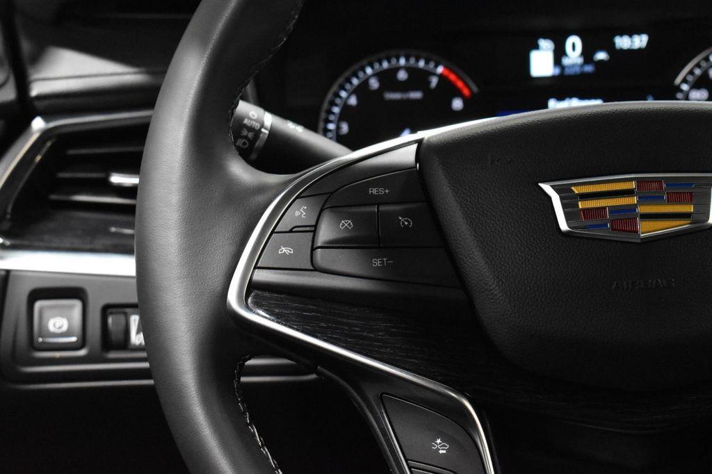 used 2025 Cadillac XT5 car, priced at $38,200