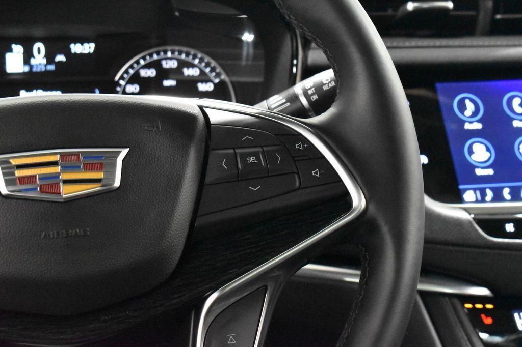 used 2025 Cadillac XT5 car, priced at $38,200