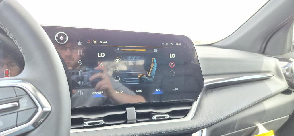 new 2026 Chevrolet Equinox car, priced at $31,572