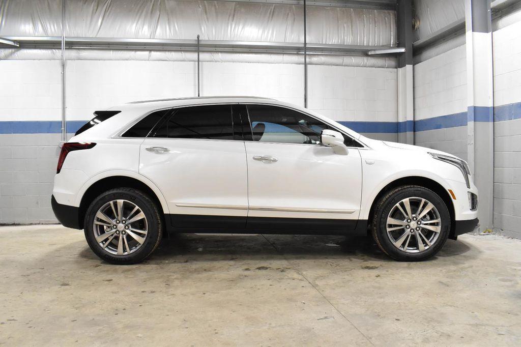 new 2025 Cadillac XT5 car, priced at $52,011