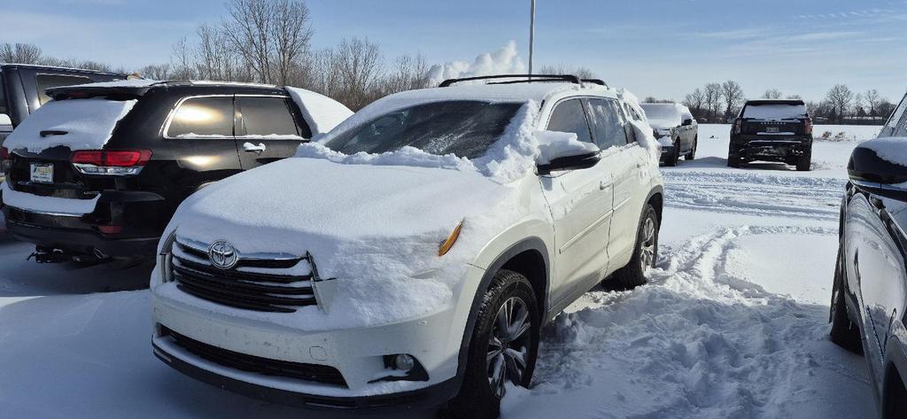 used 2016 Toyota Highlander car, priced at $15,850