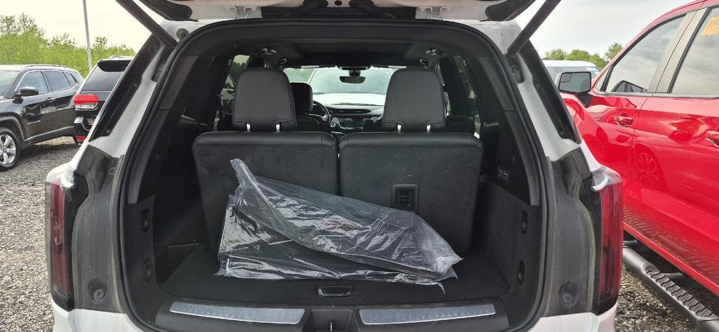 used 2025 Cadillac XT6 car, priced at $51,974