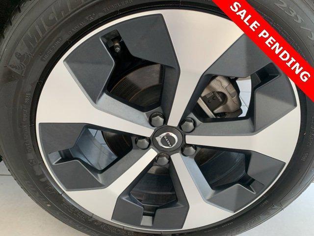 new 2025 Volvo XC40 car, priced at $46,015