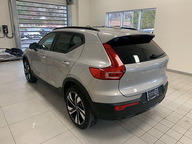 used 2025 Volvo XC40 car, priced at $32,100