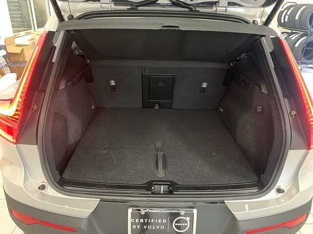 used 2025 Volvo XC40 car, priced at $32,100