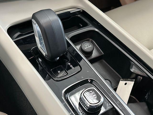 used 2023 Volvo XC60 car, priced at $29,400