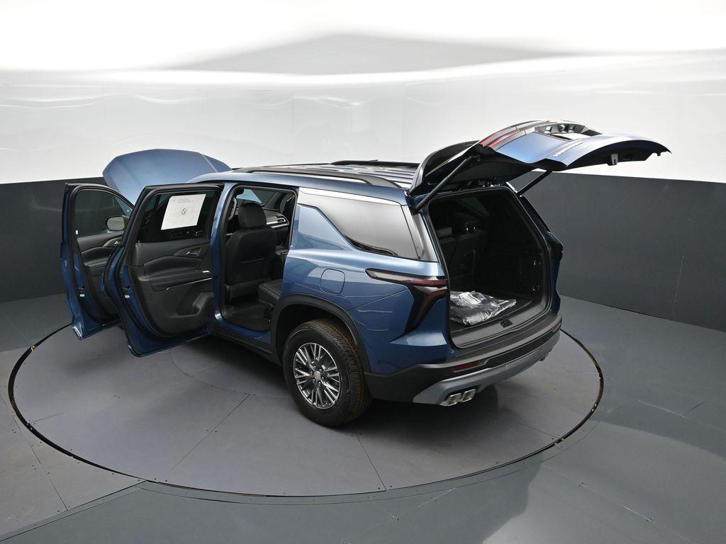 new 2026 Chevrolet Traverse car, priced at $45,485