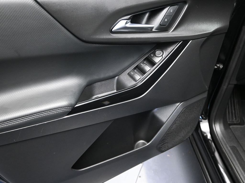 used 2025 Chevrolet Equinox car, priced at $26,000