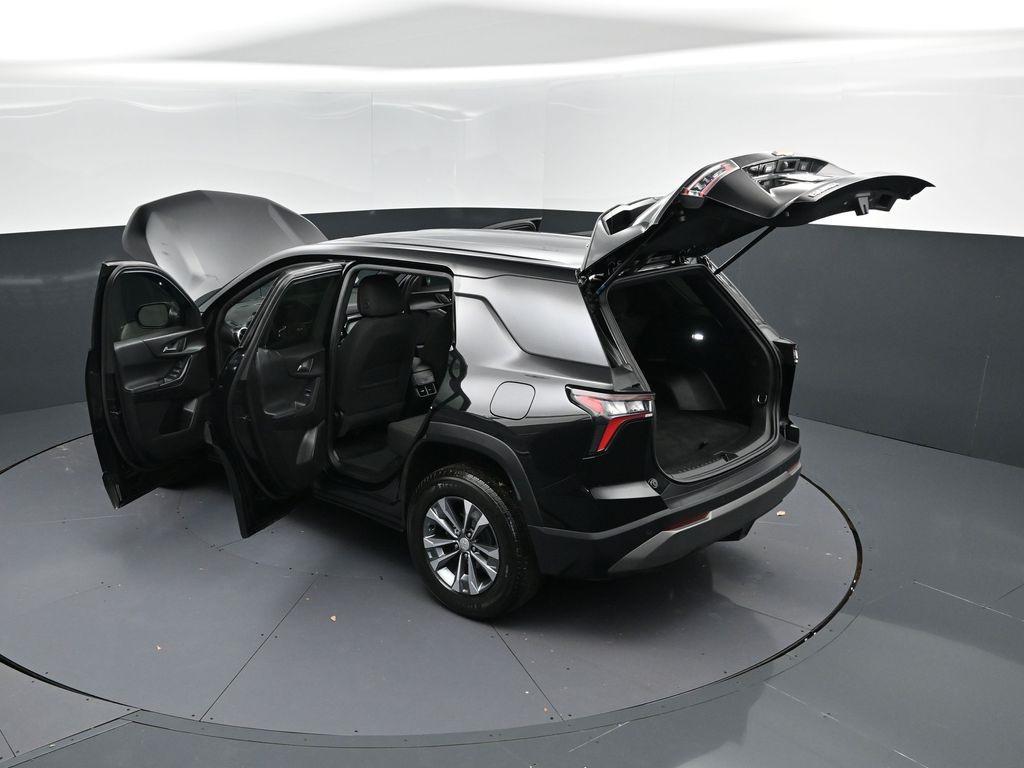 used 2025 Chevrolet Equinox car, priced at $26,000