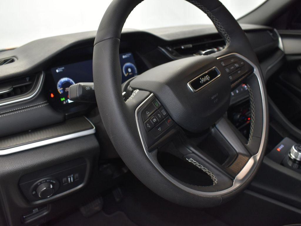 used 2025 Jeep Grand Cherokee car, priced at $33,333