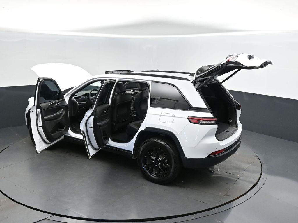 used 2025 Jeep Grand Cherokee car, priced at $33,333