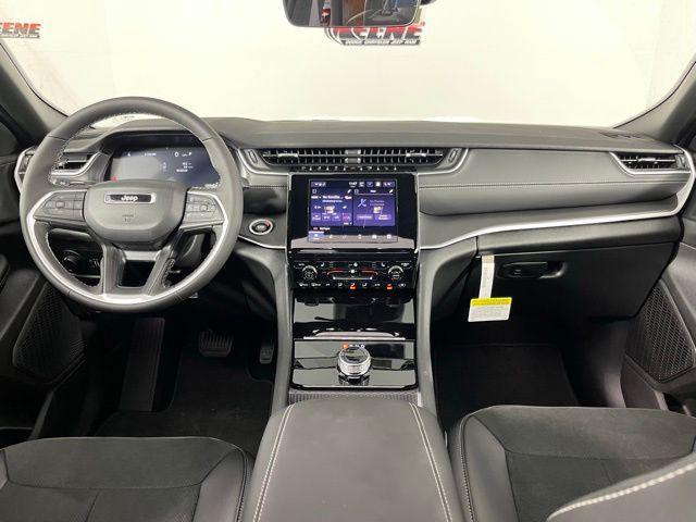new 2025 Jeep Grand Cherokee car, priced at $37,736