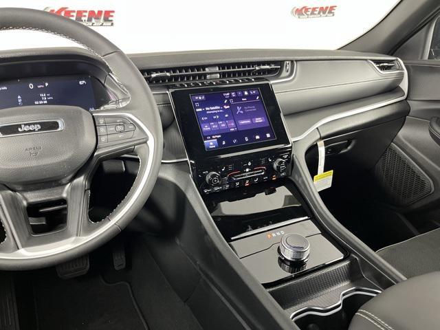 new 2025 Jeep Grand Cherokee car, priced at $40,670