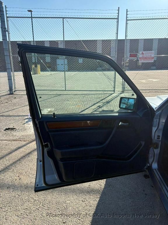 used 1995 Mercedes-Benz E-Class car, priced at $4,495