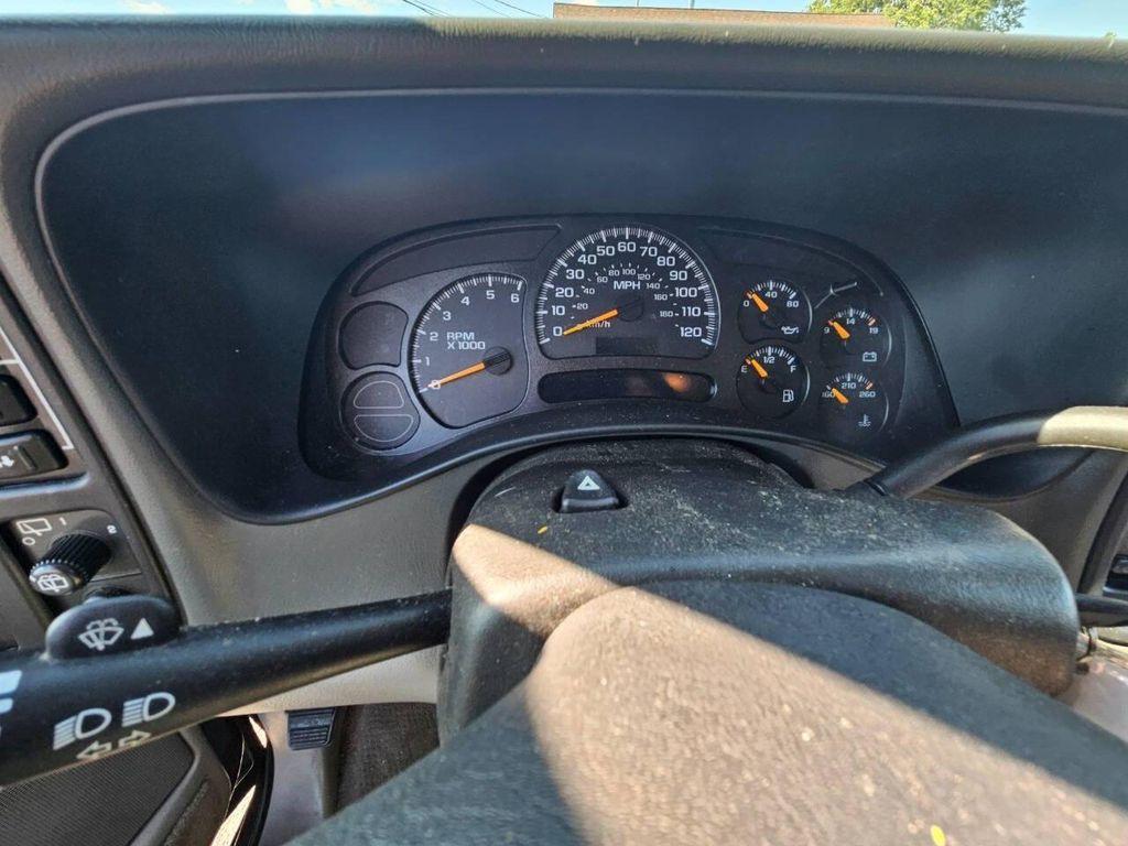 used 2005 Chevrolet Suburban car, priced at $9,488