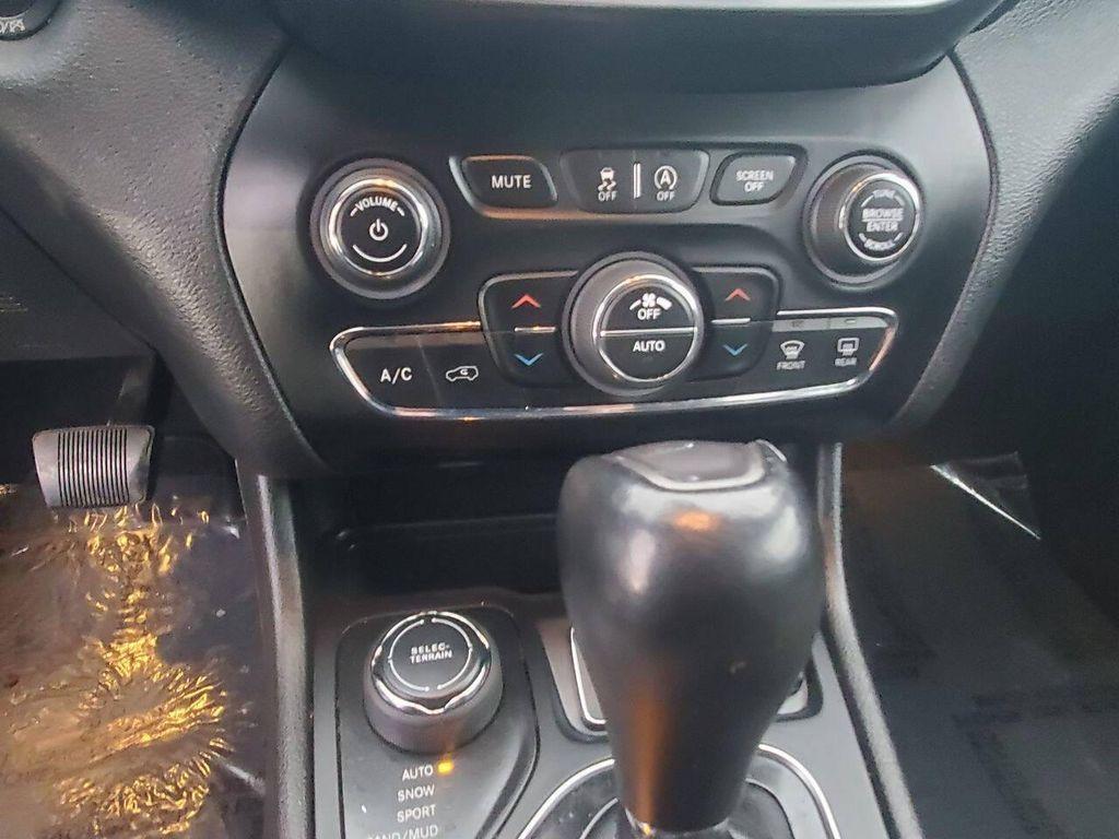 used 2021 Jeep Cherokee car, priced at $12,988