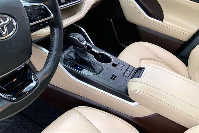used 2021 Toyota Highlander Hybrid car, priced at $28,985