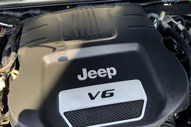 2016 Bright White Clearcoat Jeep Wrangler Unlimited