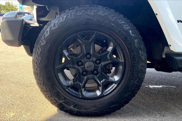 2016 Bright White Clearcoat Jeep Wrangler Unlimited
