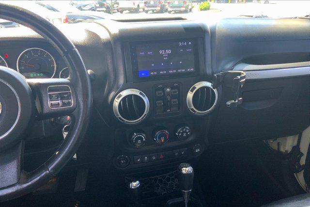 2016 Bright White Clearcoat Jeep Wrangler Unlimited